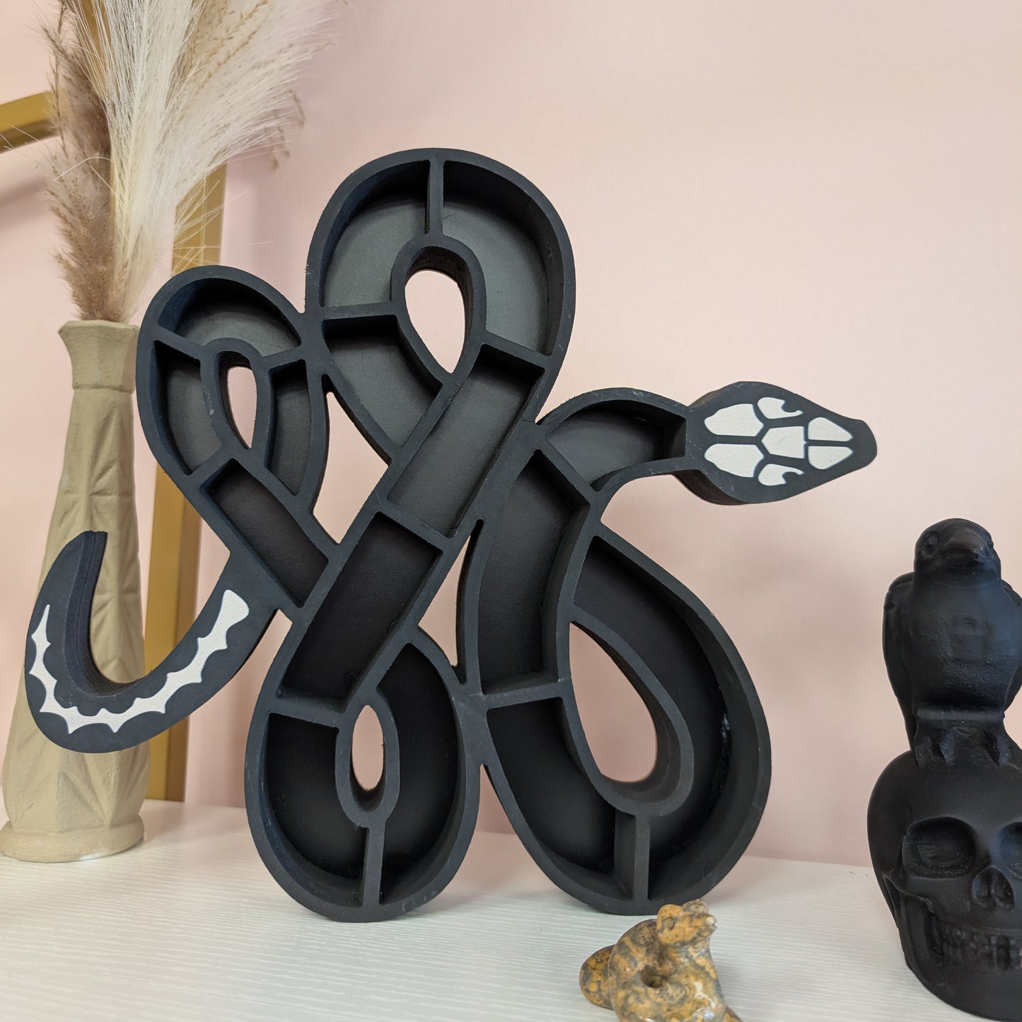 Snake Shelf
