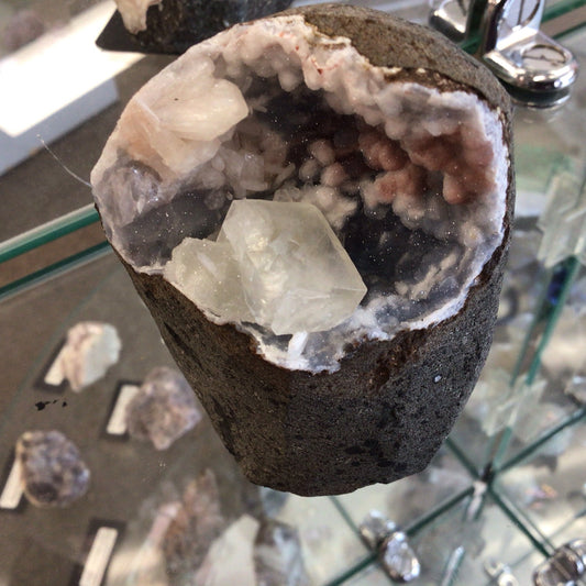 Apopholite & Stillbite on Chalcedony Matrix #398849